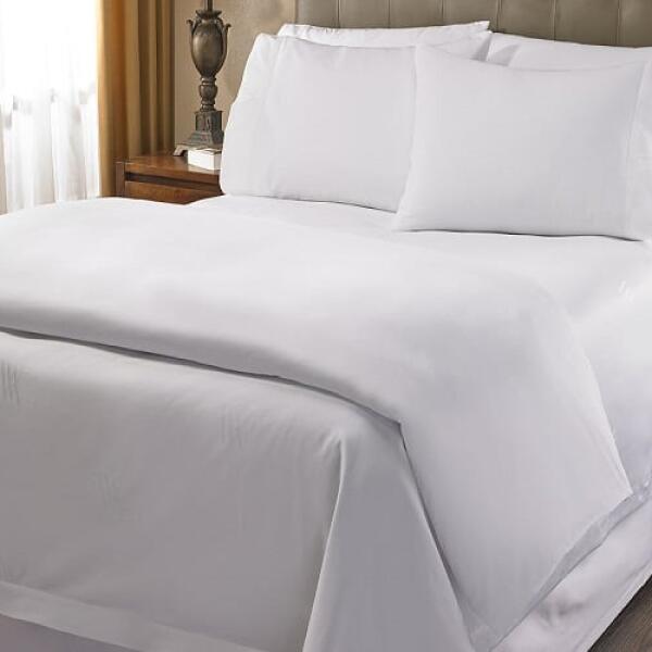 chan-ga-goi-khach-san-trang-tron