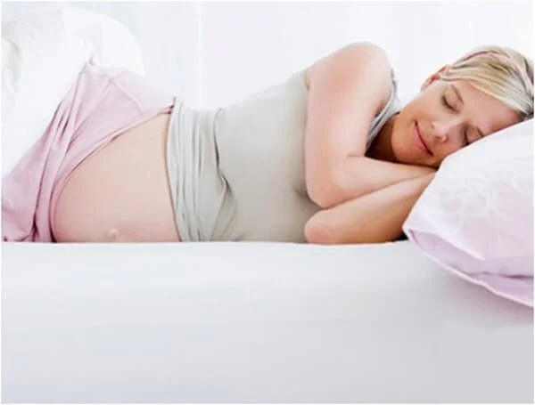 Phụ nữ mang thai nên nằm đệm có độ đàn hồi vừa phải