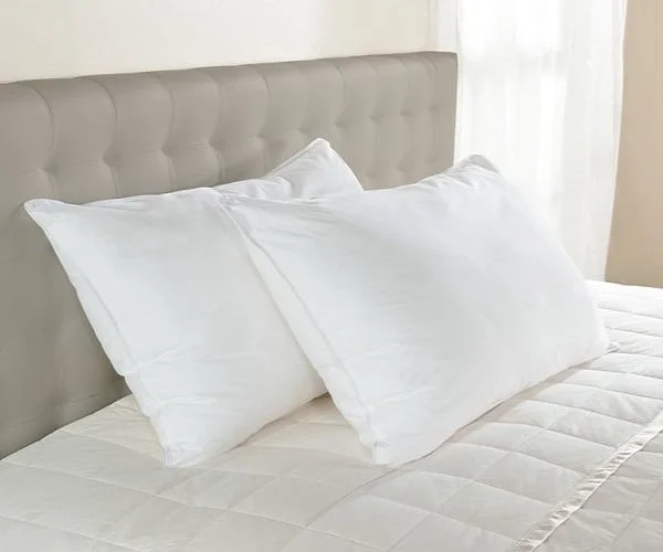 Ruột gối khách sạn 1